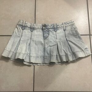 Vantage GUESS premium Light Wash Denim Pleated Mini Skirt - Light Blue Sz 29